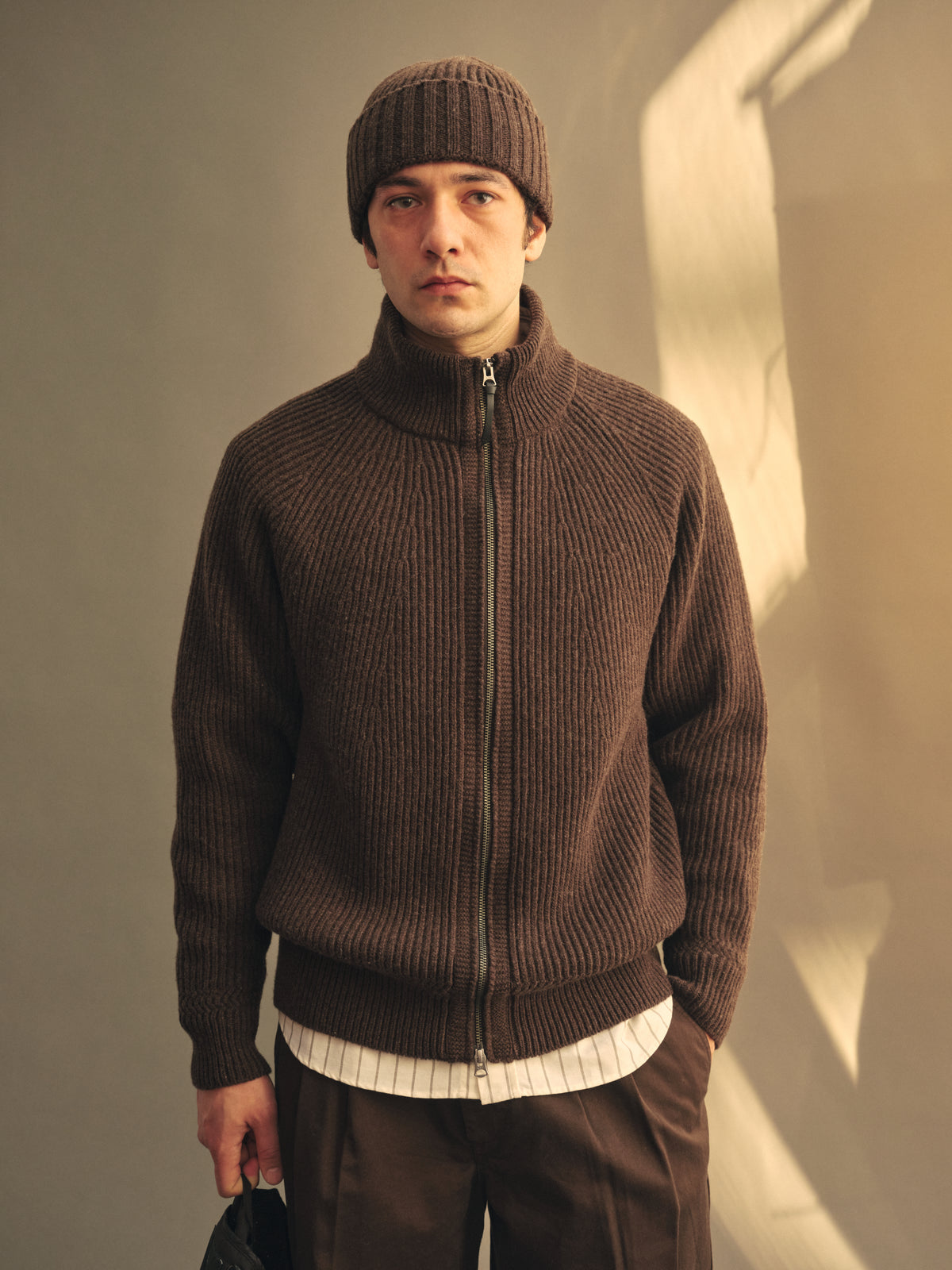 Cabin Rib Zip Lambswool Sweater in Deep Brown